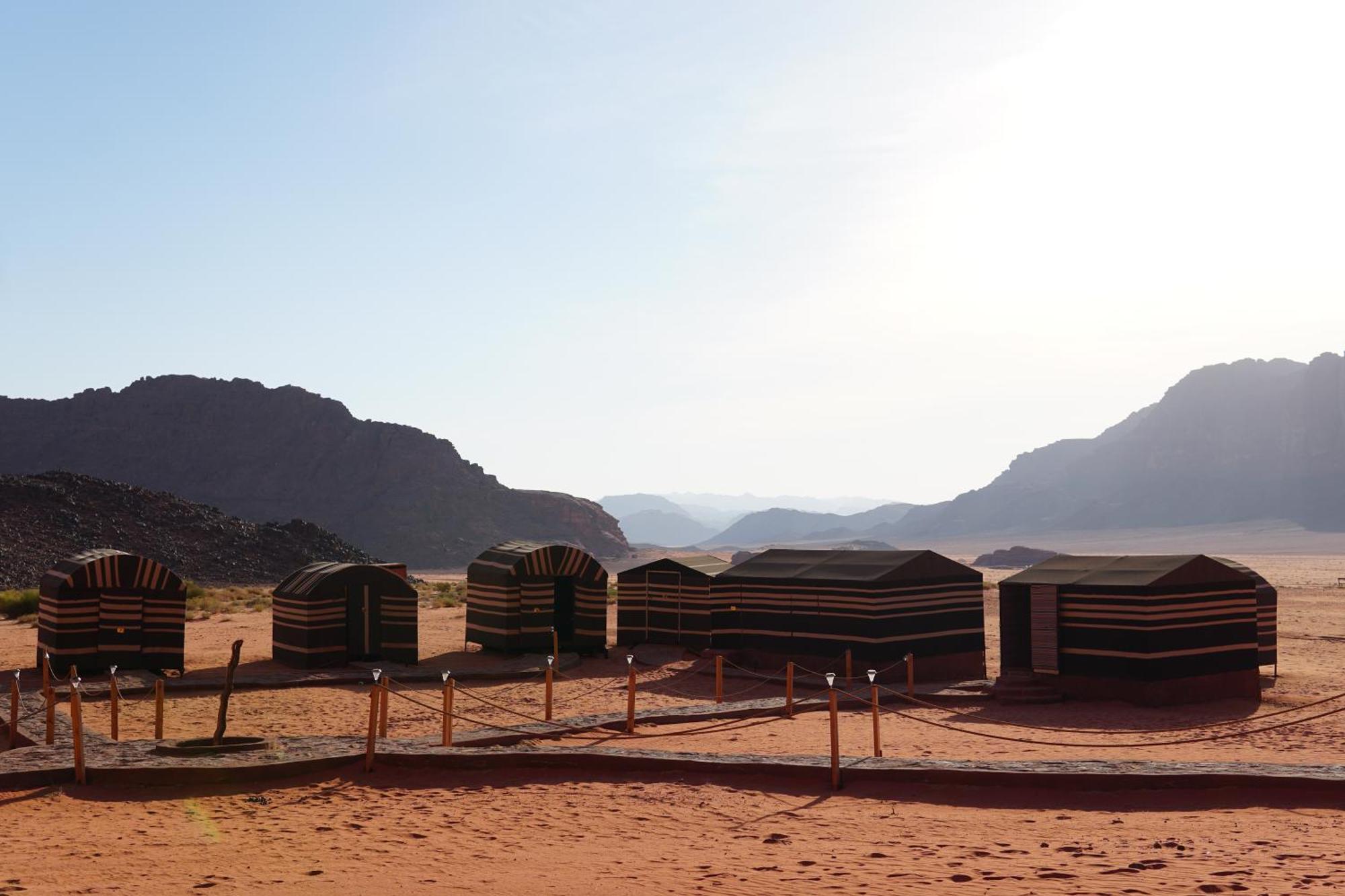 Oblivion Camp Hotel วาดิรัม ภายนอก รูปภาพ